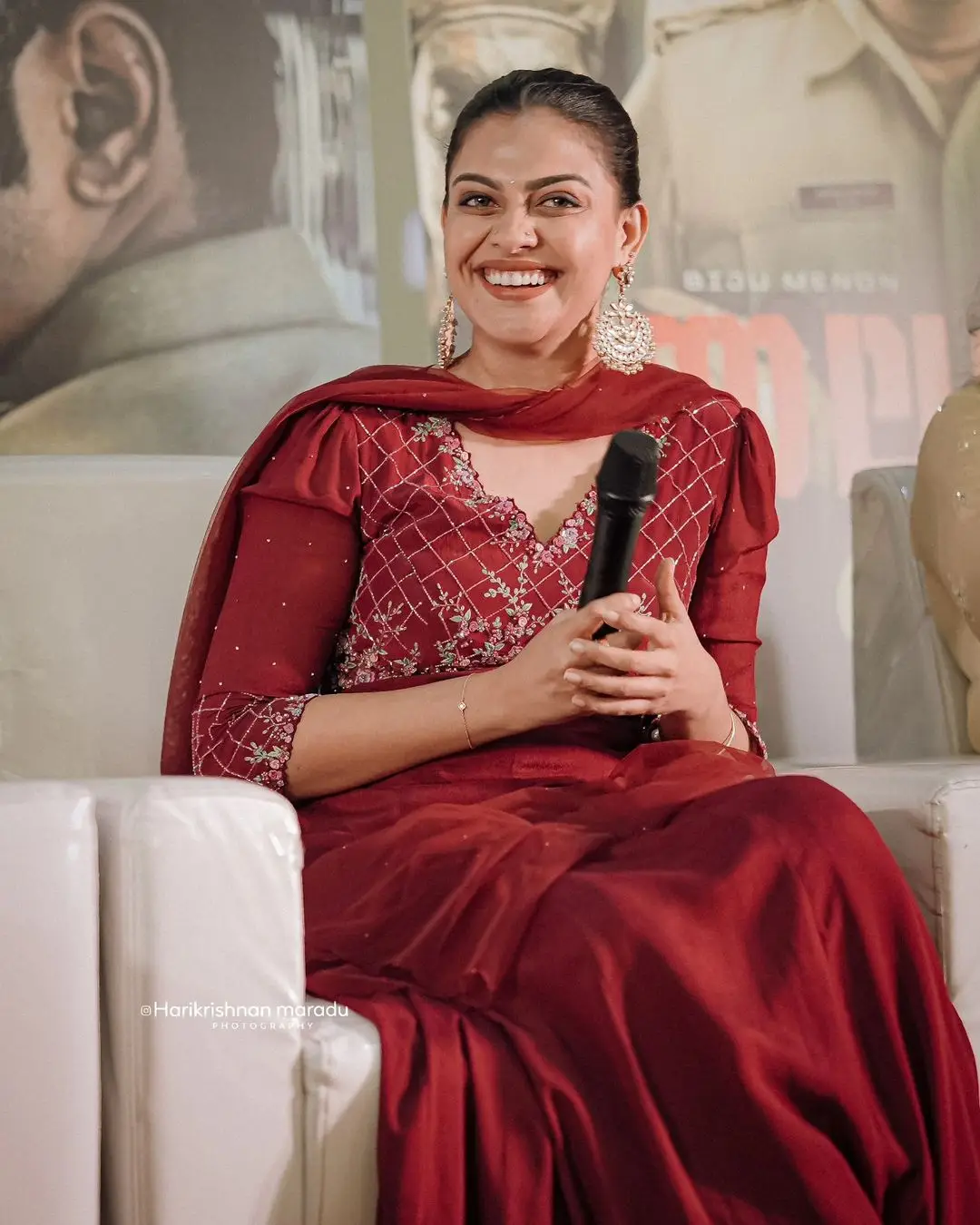 ANUSREE NAIR IN SOUTH INDIAN TRADITIONAL MAROON DRESS